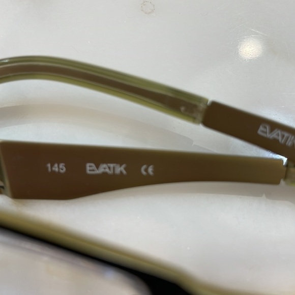 EVATIK 9005 Eyeglass Black Frames—Sleek!! Adjustable Nose Pads—Like New—$229 - Picture 10 of 12